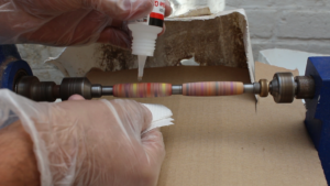 how-to-make-a-pen-with-coloured-pencils-24